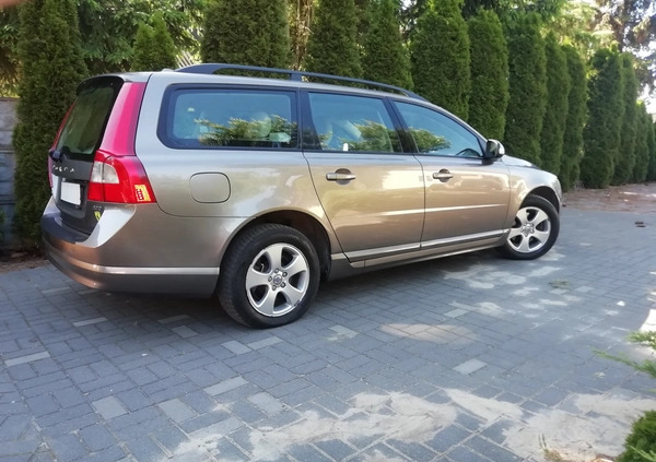 Volvo V70 cena 19450 przebieg: 294350, rok produkcji 2008 z Płońsk małe 277